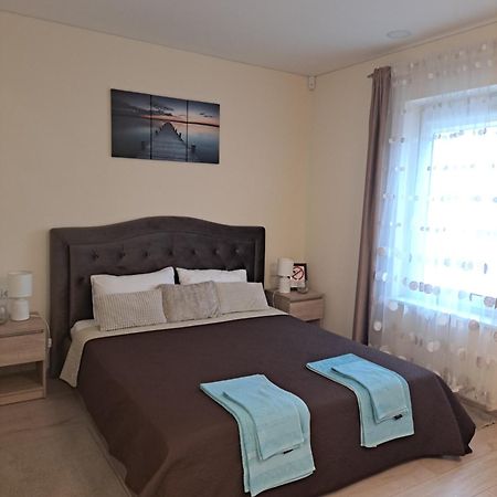 Liux Apartamentai Kaunas Esterno foto
